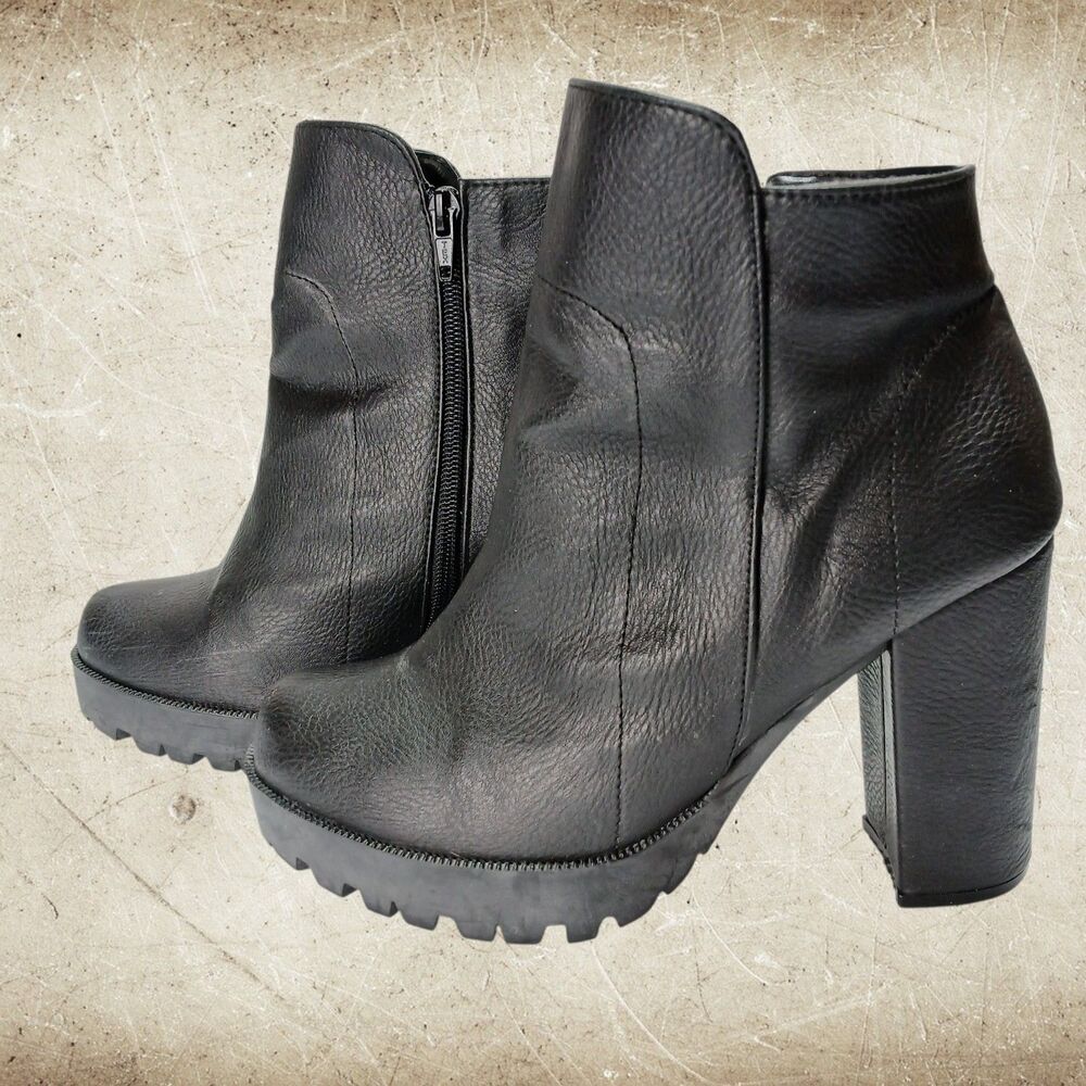 Chunky Platform 3" Heeled Lug Black Leather Booties, Size 8 by RS, GUC